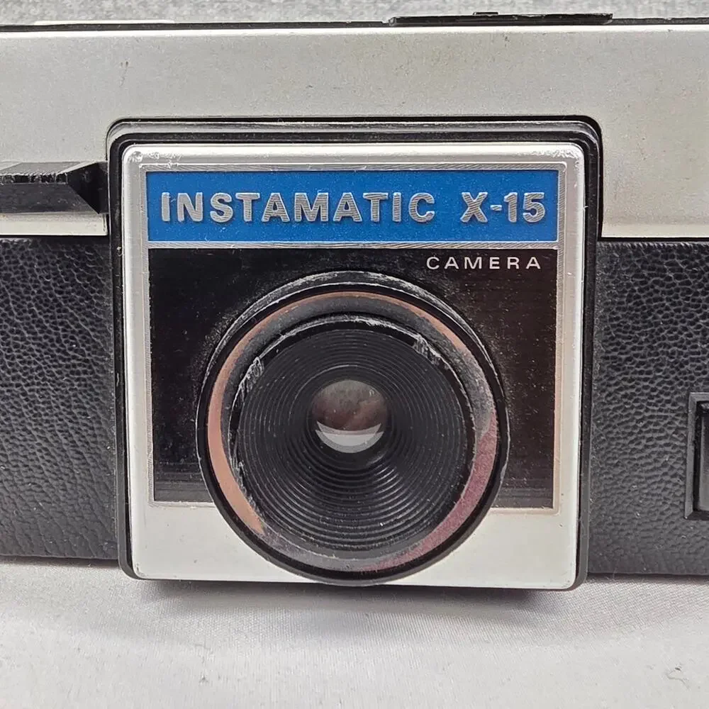 KODAK INSTAMATIC X-15 VINTAGE 126 FILM CAMERA, WINDS & SNAPS, COLLECTORS